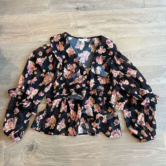 Topshop Tops - TopShop Women’s V-Neck Floral Print Ruffle Blouse Black Size 8